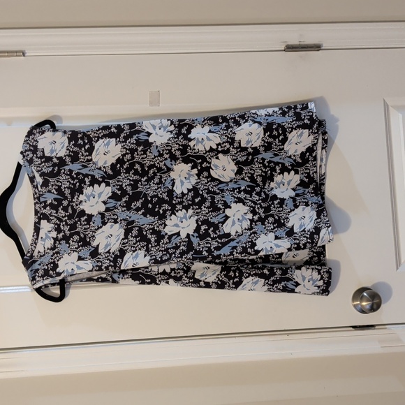 Fantaslook Women's Floral Sleeveless V-Neck Top Size XL - Picture 2 of 5